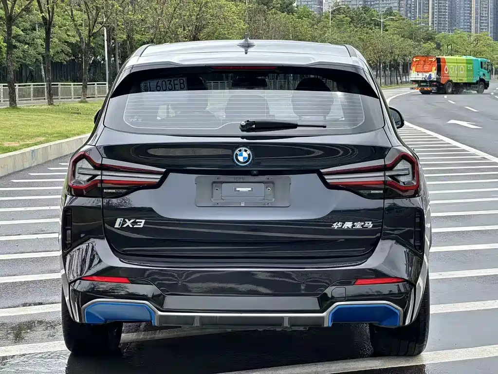 BMW iX3 2022 — фото 8