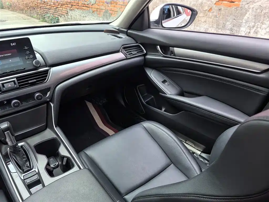 Honda Accord 2019 — фото 12