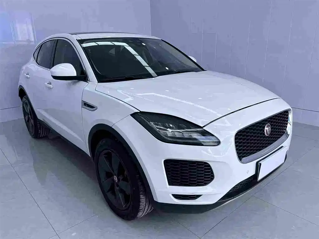 Jaguar E-PACE 2020 — фото 6