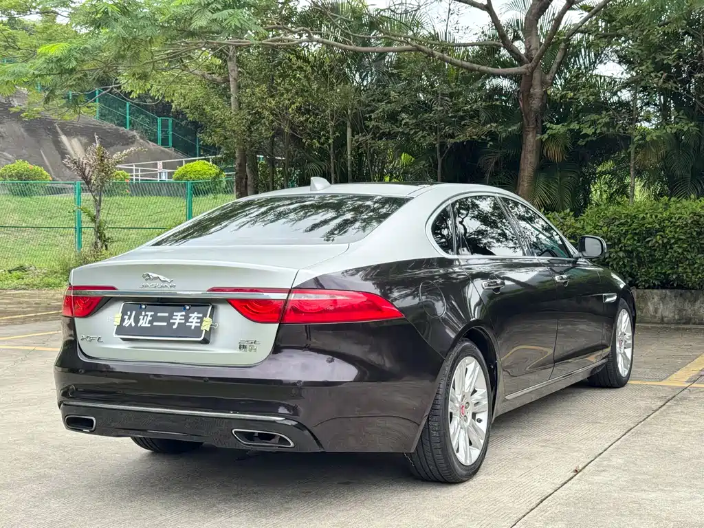 Jaguar XFL 2019 — фото 19