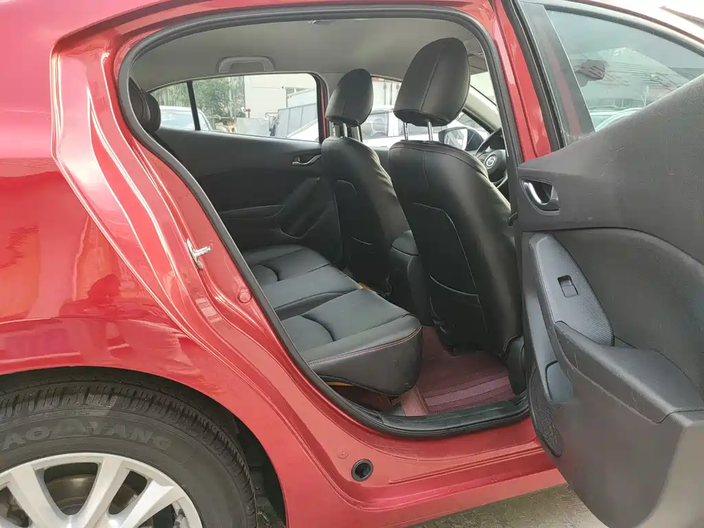 Mazda 3 Axela 2016