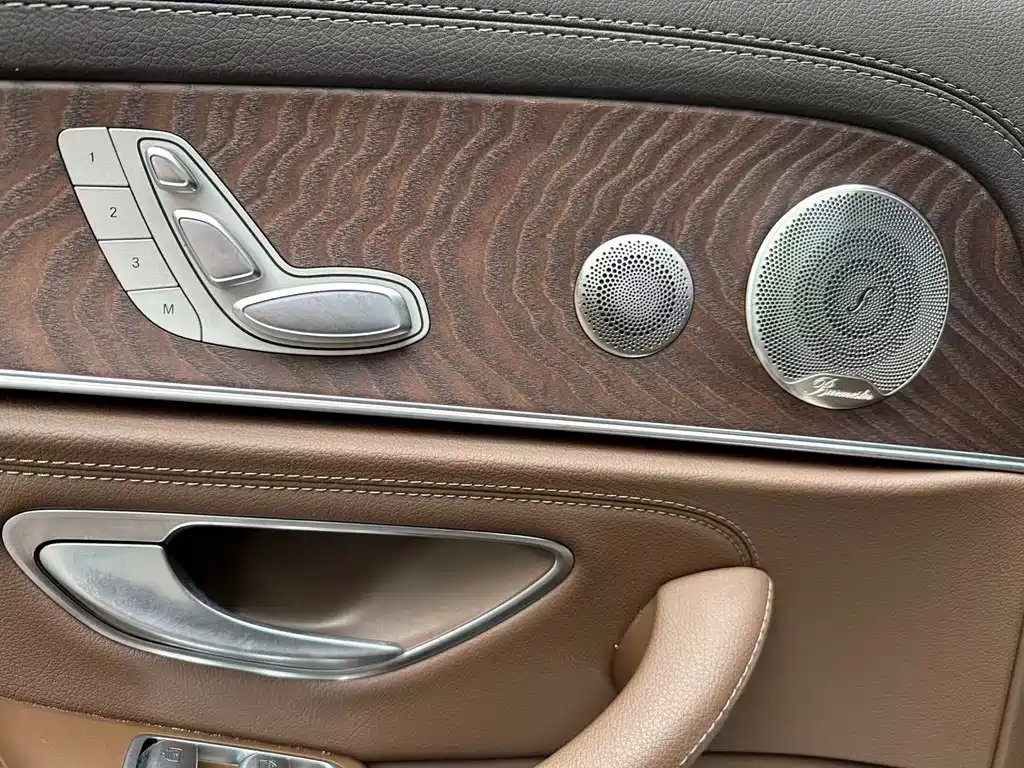 Mercedes-Benz E-Class 2023 — фото 13