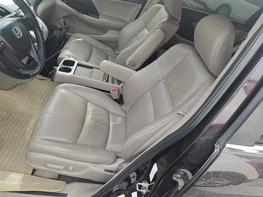 Honda Odyssey 2014 — фото 15