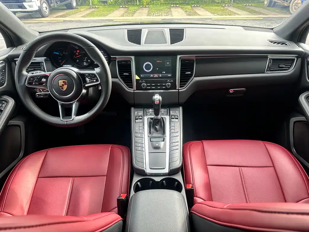 Porsche Macan 2018 — фото 14