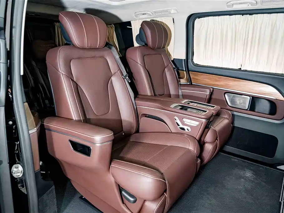 Mercedes-Benz V-Class 2023 — фото 22