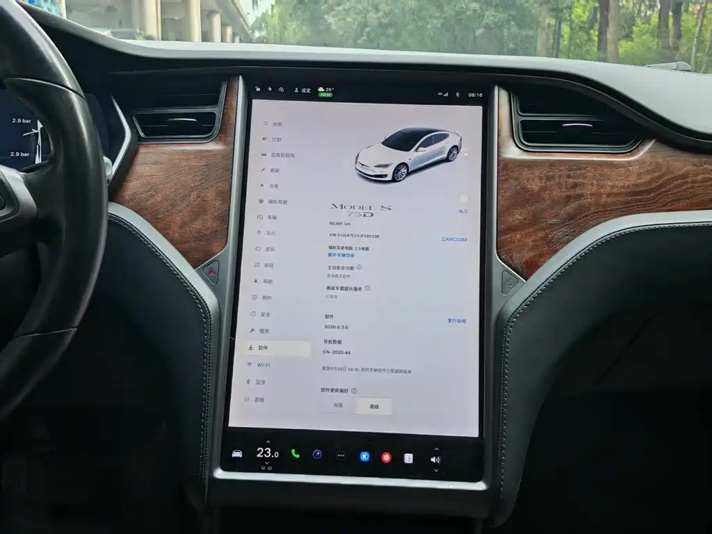 Tesla Model S 2019 — фото 11