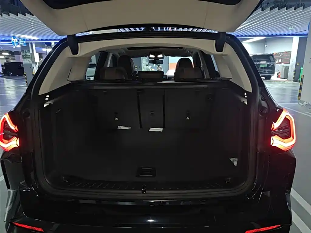BMW iX3 2023 — фото 19