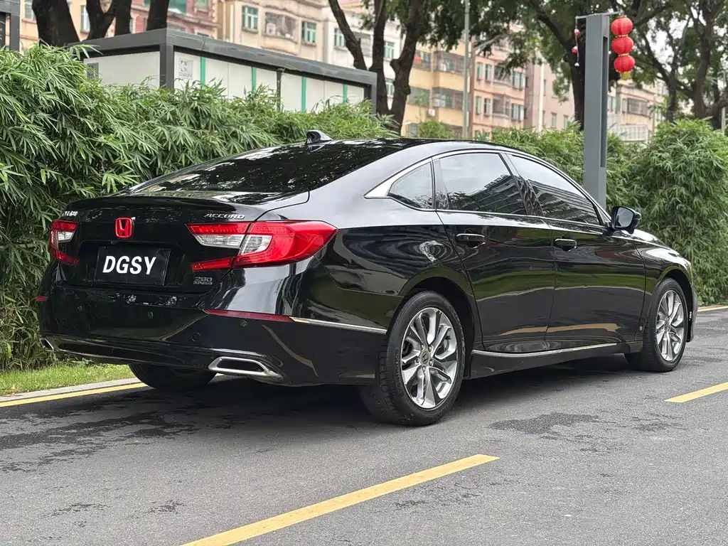 Honda Accord 2018 — фото 18