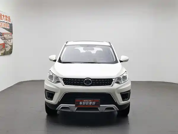BAIC Shenbao X35 2017