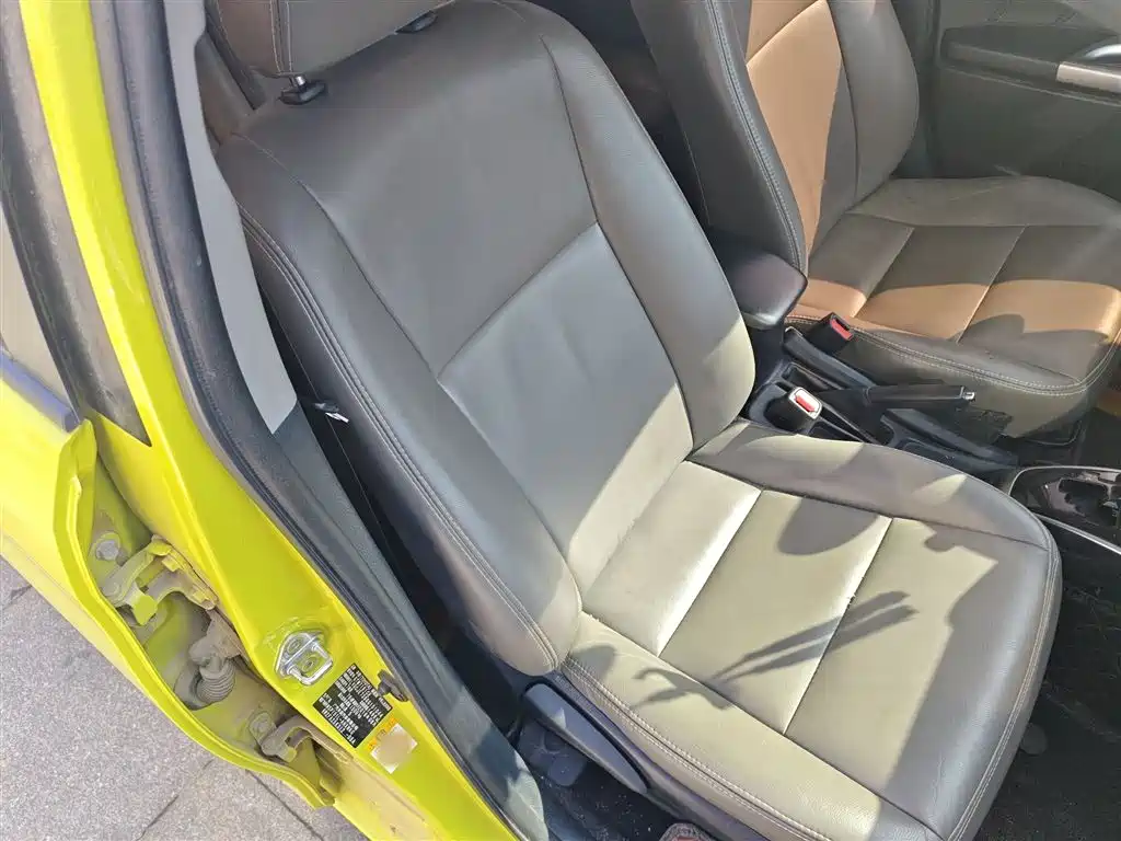 Toyota Yaris L 2016 — фото 20