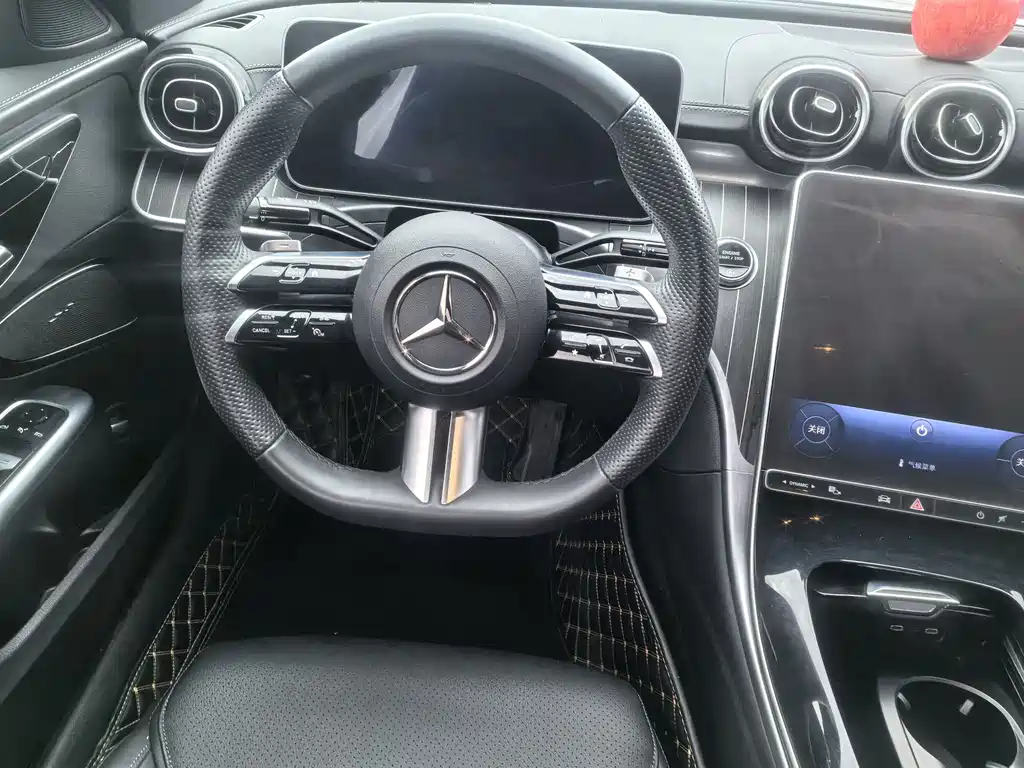 Mercedes-Benz C-Class 2023 — фото 12