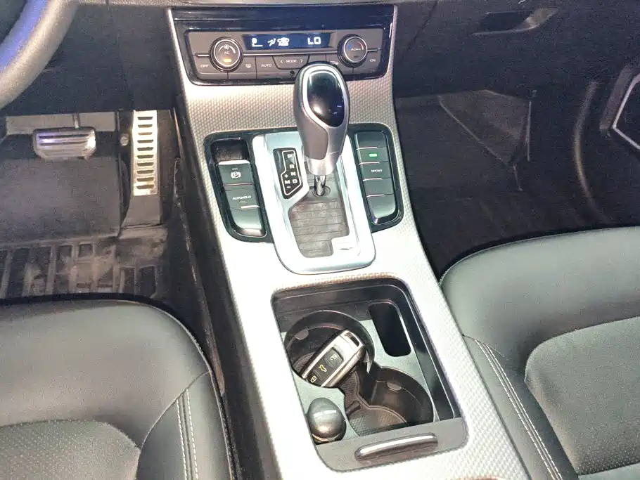 Geely Emgrand GS 2018 — фото 15
