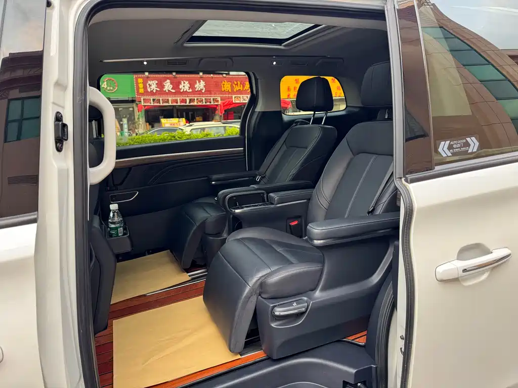 GAC Trumpchi M8 2022 — фото 11