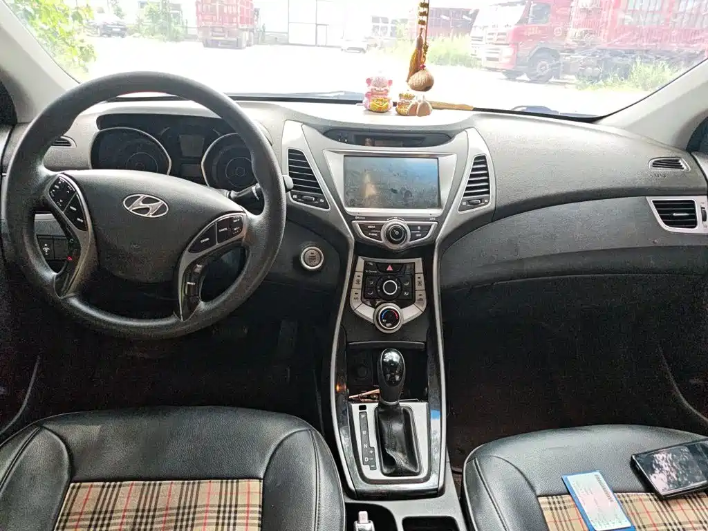 Hyundai Elantra 2016