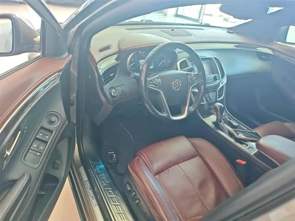 Buick LaCrosse 2015 — фото 16