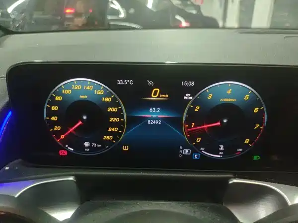 Mercedes-Benz GLB 2023