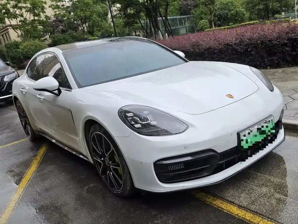 Porsche Panamera Hybrid 2021