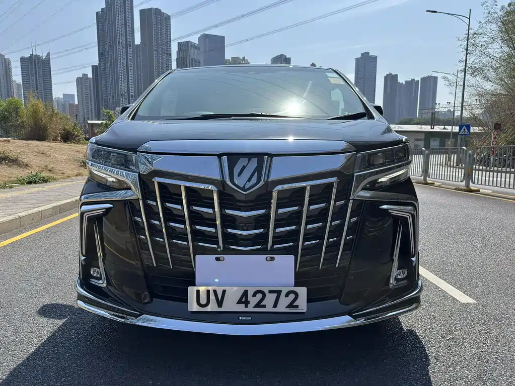 Toyota Alphard 2026 — фото 2