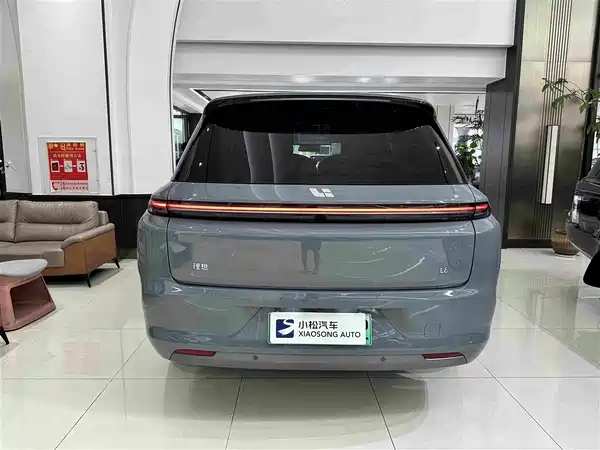 Li Auto L8 2025