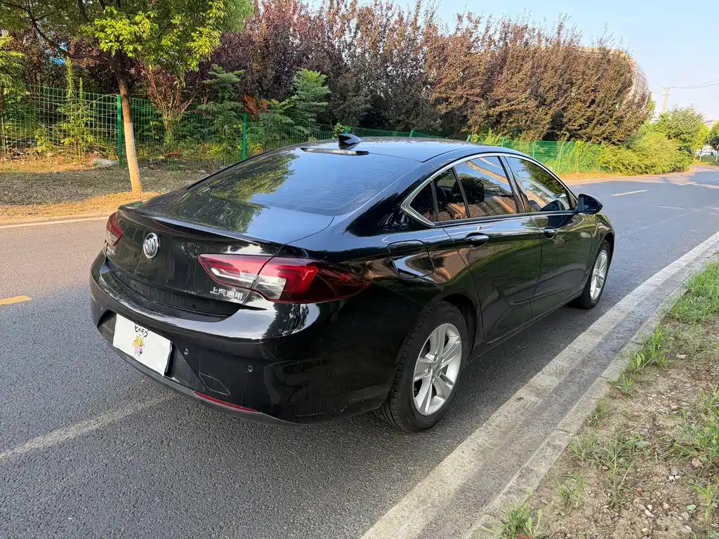 Buick Regal 2018 — фото 13