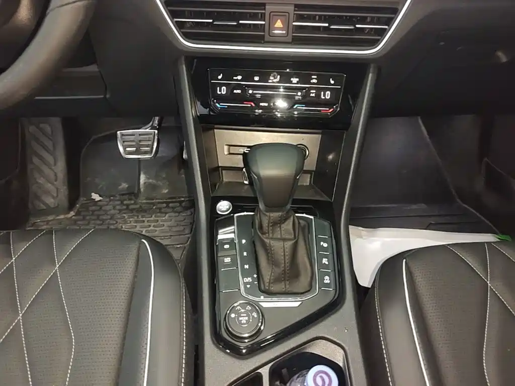 Volkswagen Tiguan L 2023 — фото 14