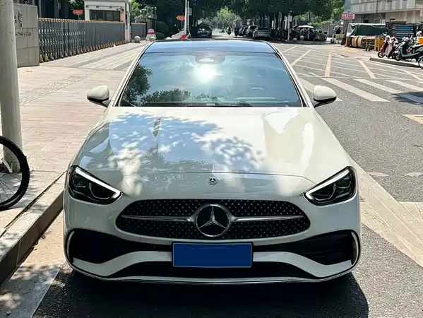 Mercedes-Benz C-Class 2024