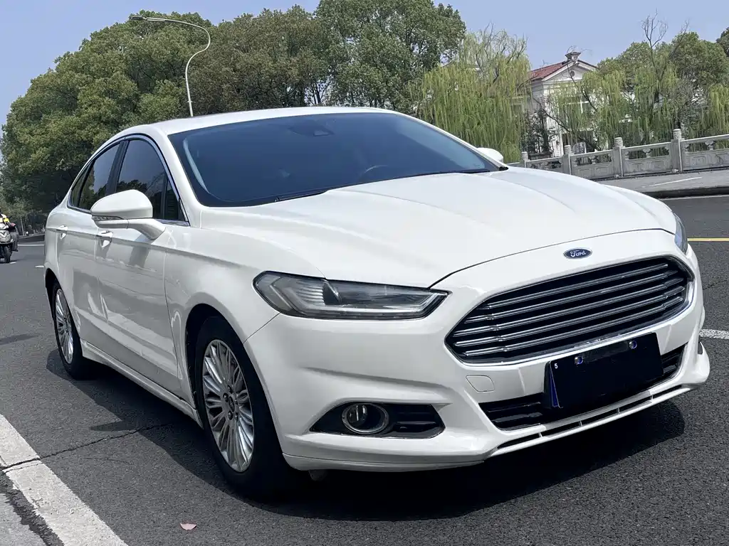 Ford Mondeo 2014 — фото 3