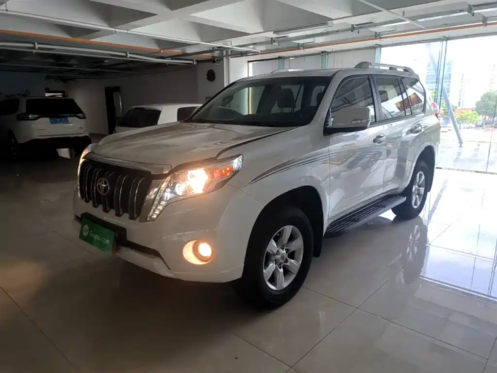 Toyota Prado 2015 — фото 2