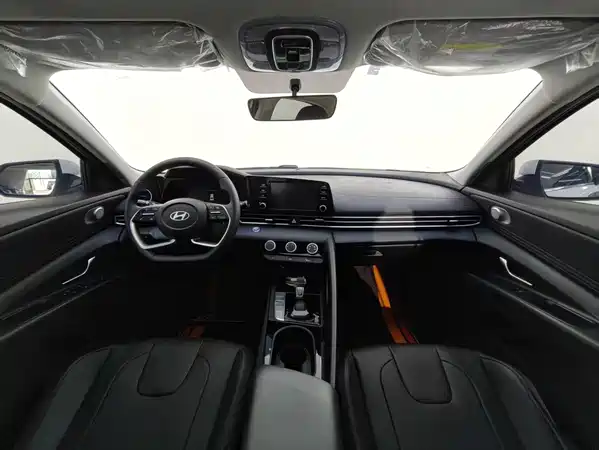 Hyundai Elantra 2024