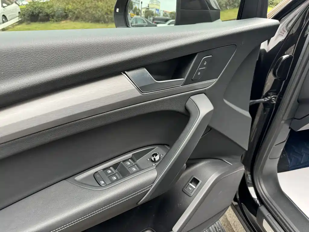 Audi Q5L 2022 — фото 18