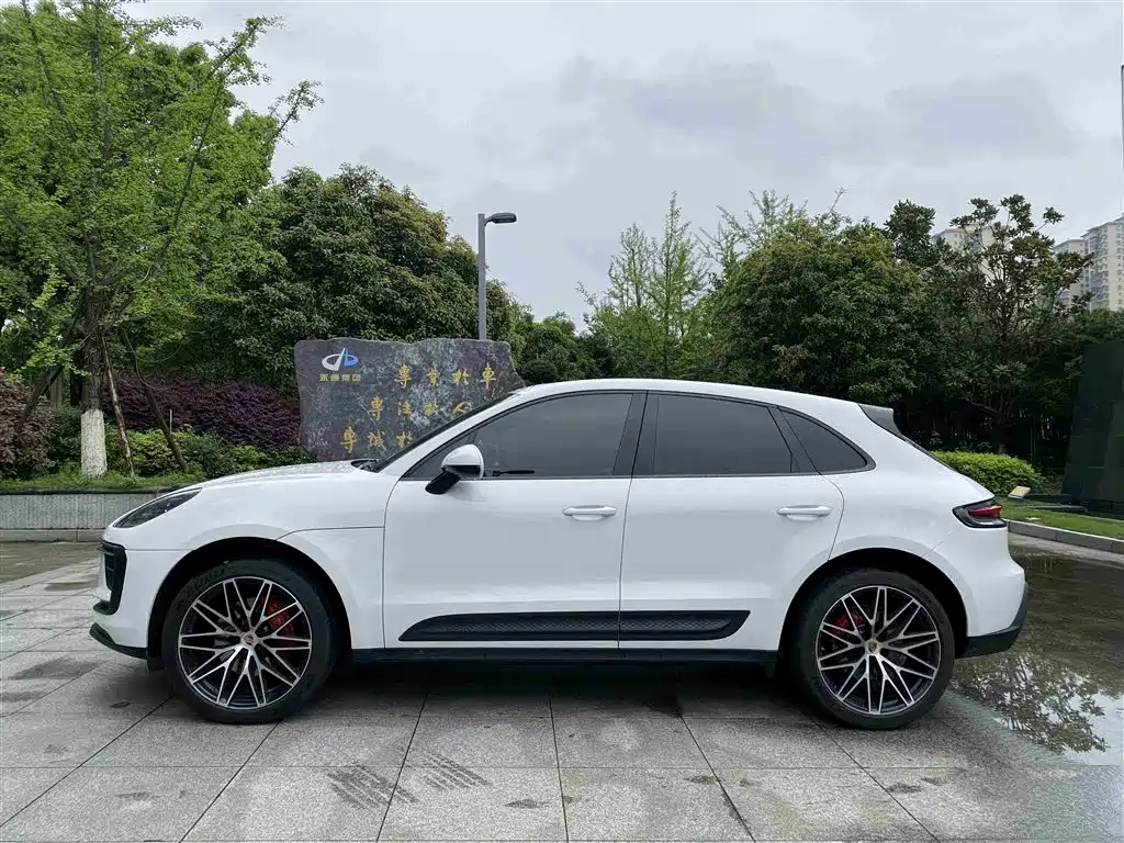 Porsche Macan 2022 — фото 15