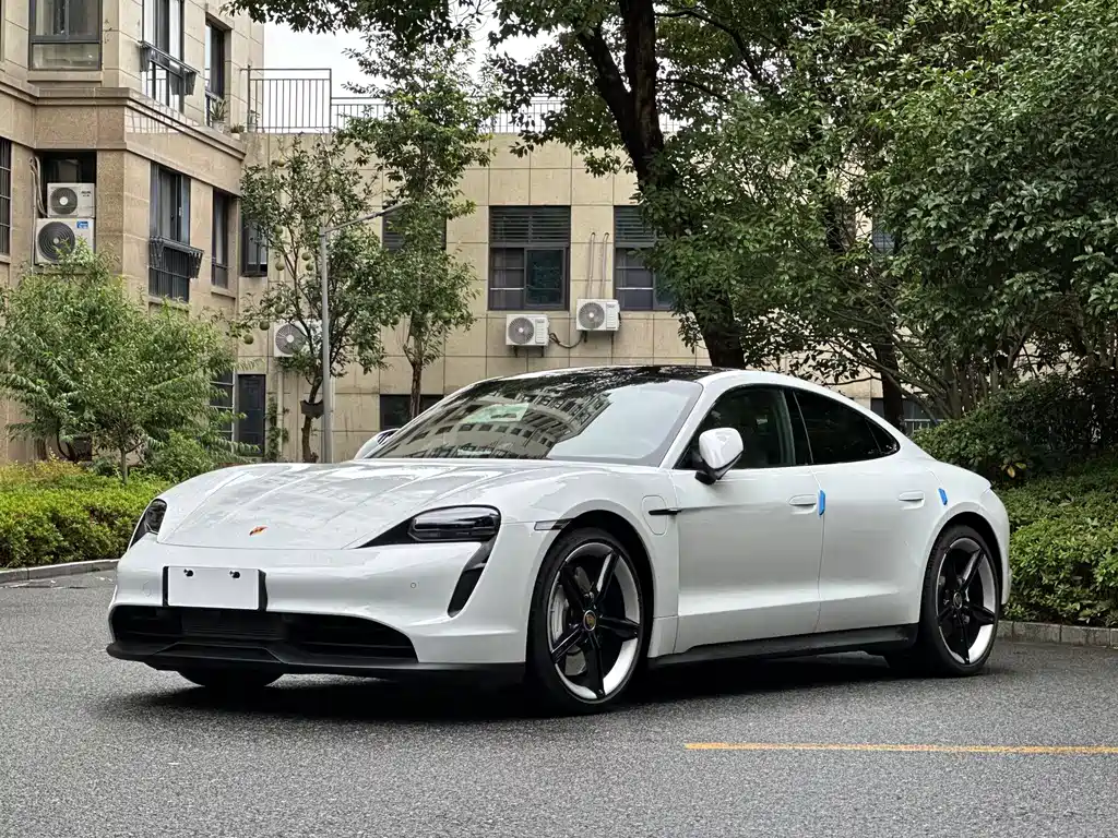 Porsche Taycan 2023