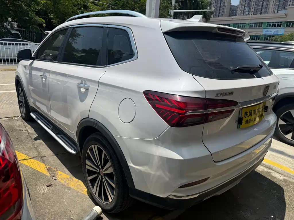 Roewe RX5 New Energy 2018 — фото 10