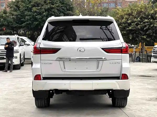 Lexus LX 2019