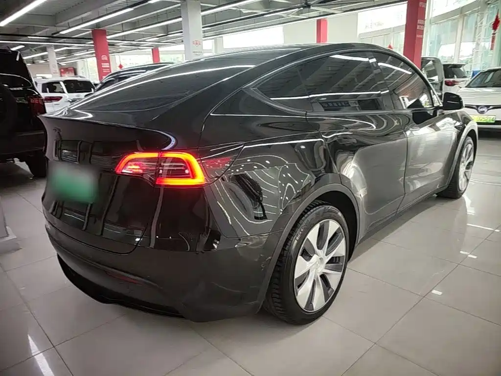 Tesla Model Y 2022 — фото 7