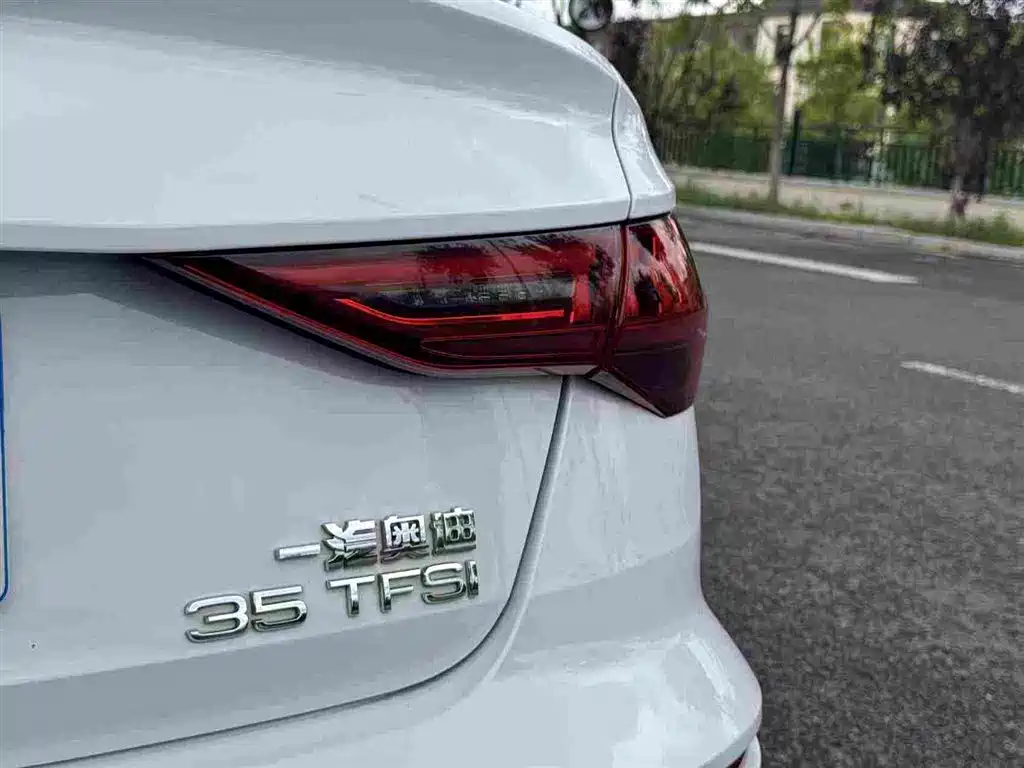 Audi A3 2023 — фото 9