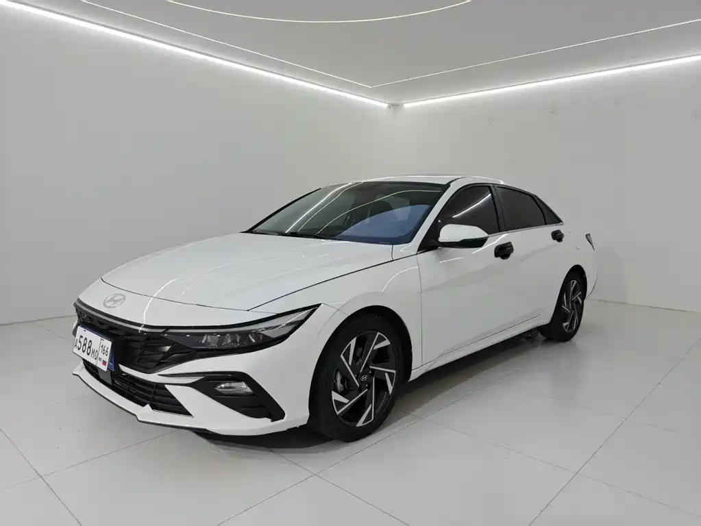 Hyundai Elantra 2024