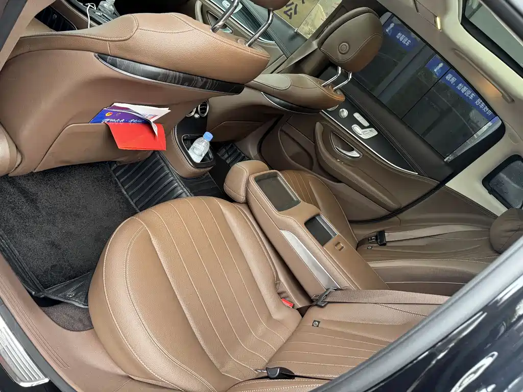 Mercedes-Benz E-Class 2022