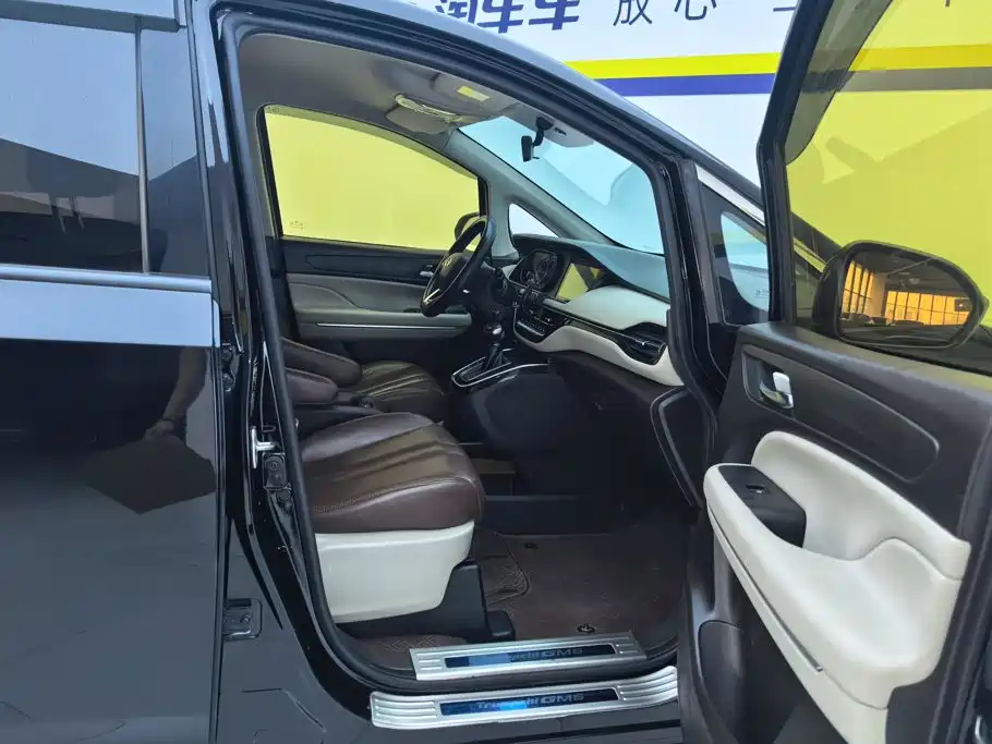 GAC Trumpchi M6 2020 — фото 8
