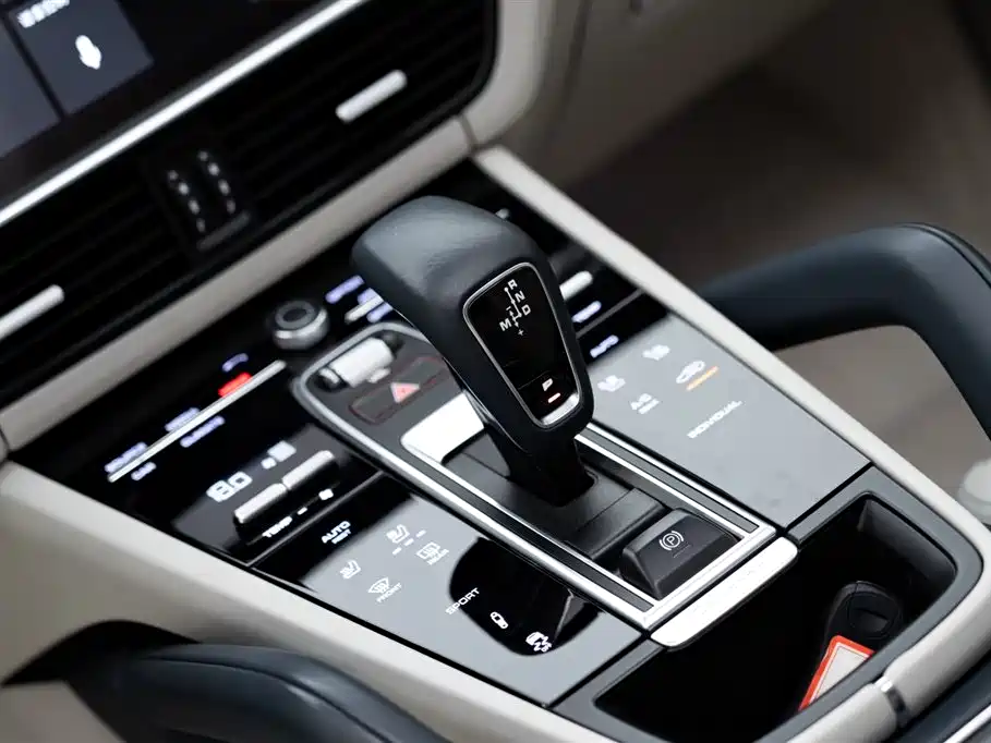 Porsche Cayenne 2021 — фото 17