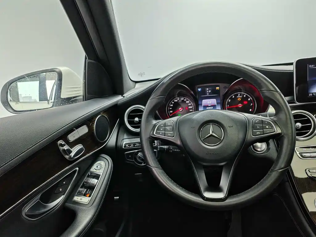 Mercedes-Benz GLC 2016 — фото 9