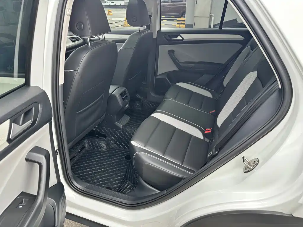 Volkswagen T-Roc 2024 — фото 14