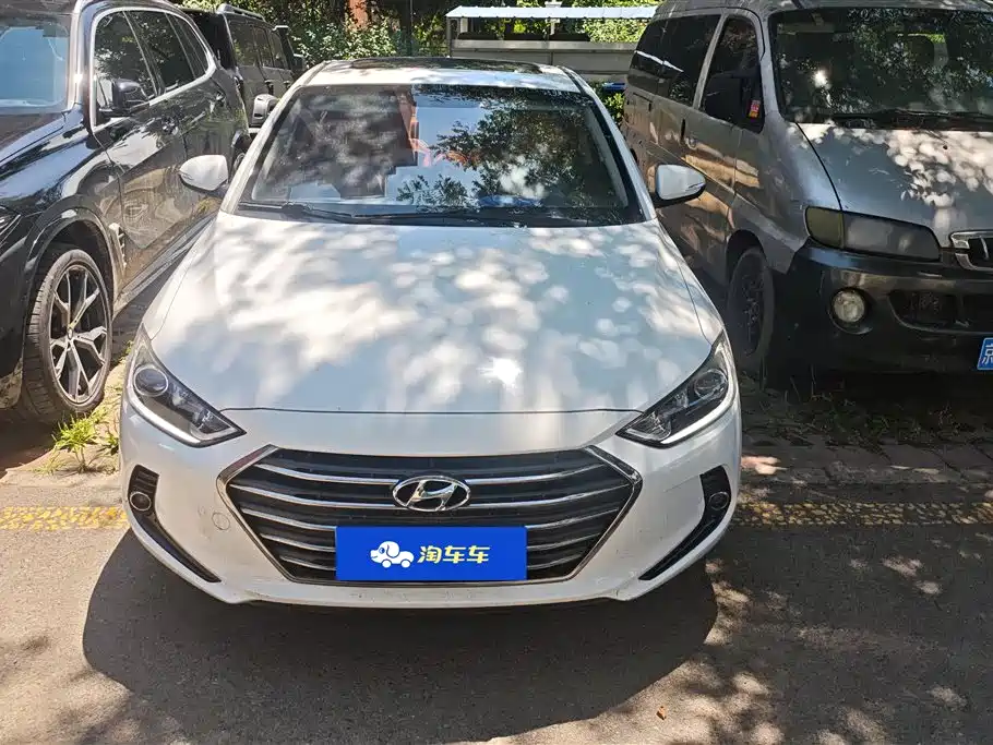 Hyundai Elantra 2016 — фото 2