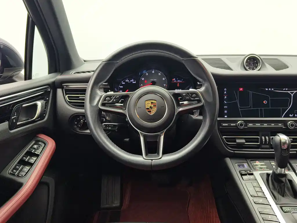 Porsche Macan 2021 — фото 12