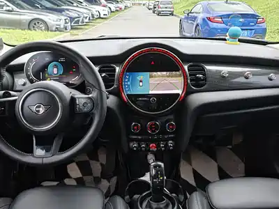 MINI MINI 2022