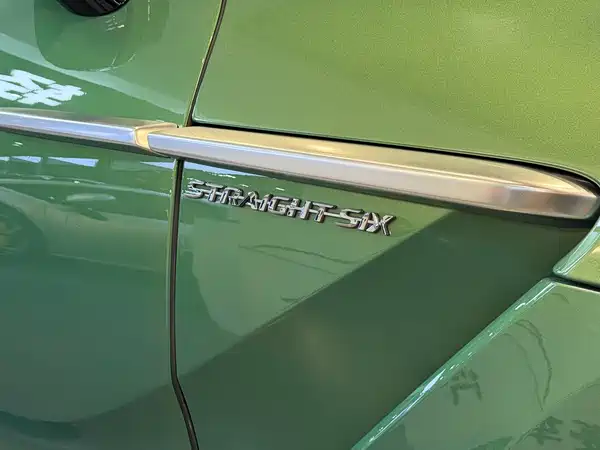 Aston Martin DBX 2022