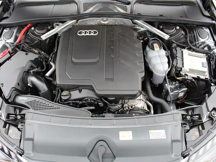 Audi A4L 2024 — фото 12