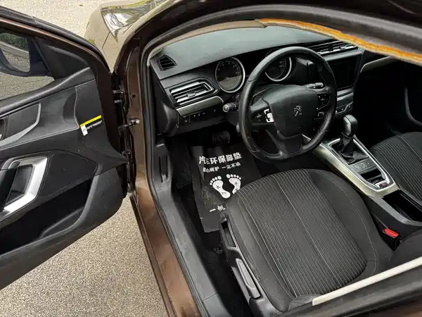 Peugeot 408 2015