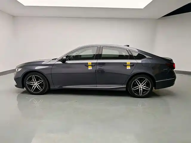 Honda Accord 2022 — фото 13