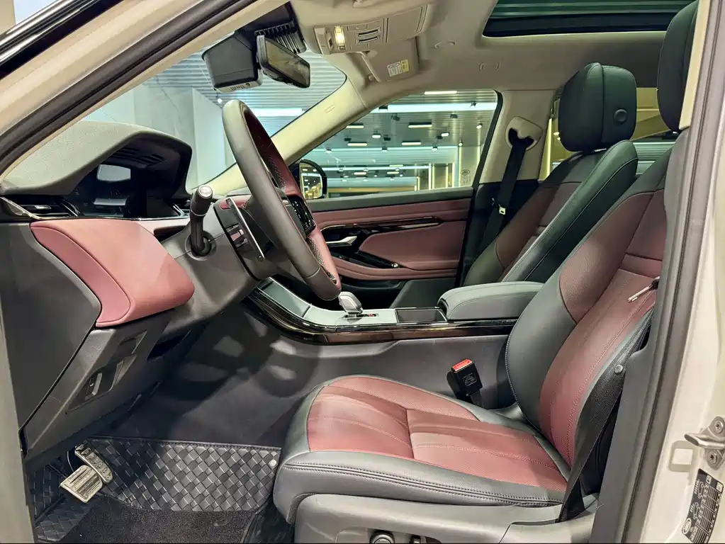Land Rover Evoque 2024 — фото 8